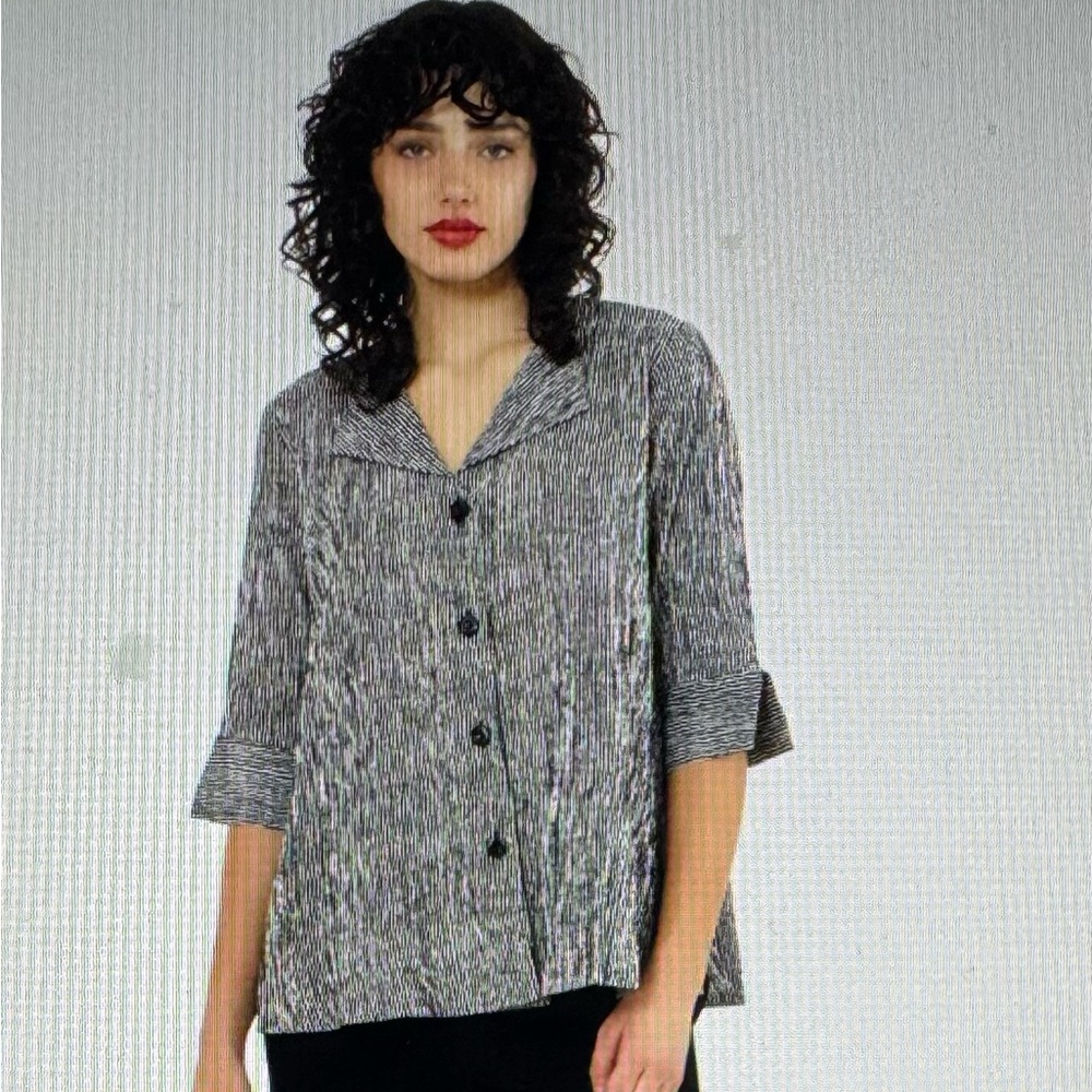 Niche Splash Blouse- Black and White Striped lightweight Shirt. NWOT